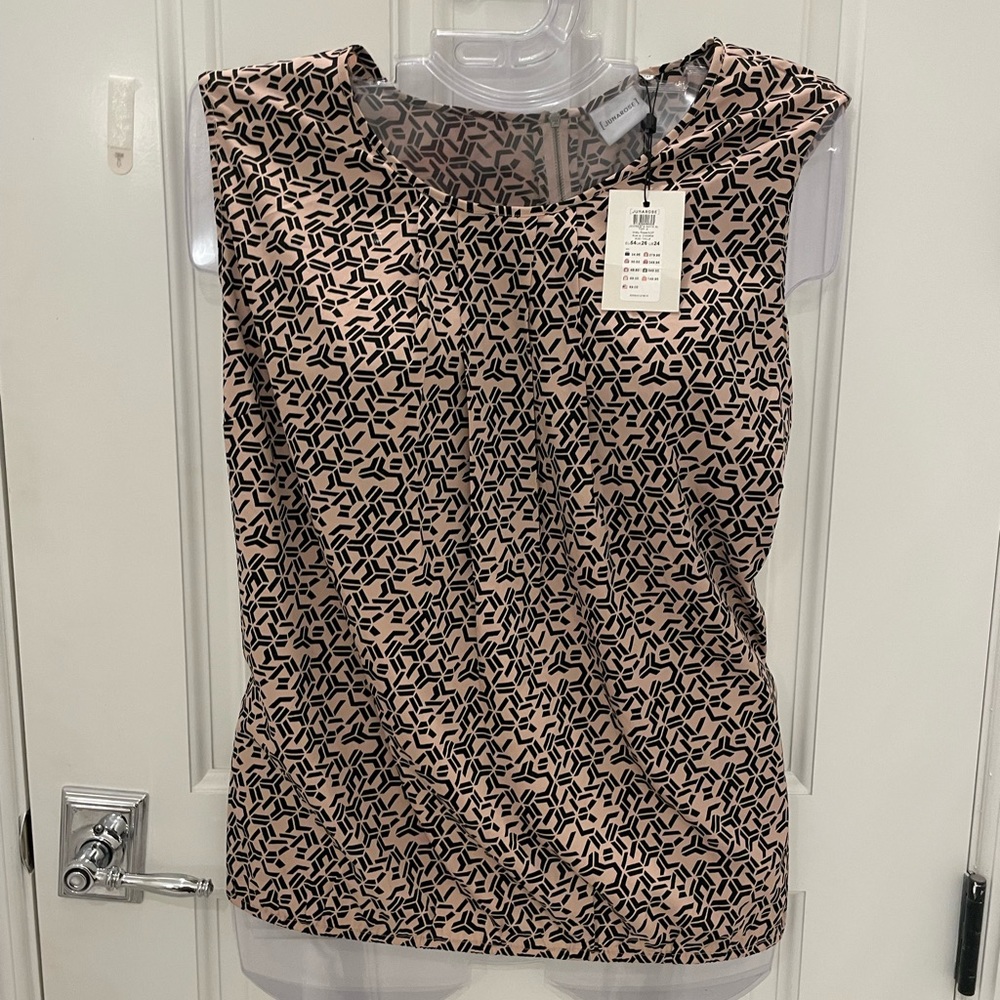 NEW/NEVER WORN geometric Black and Tan blouse